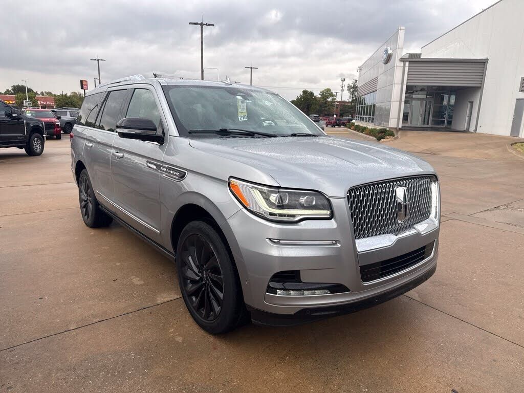 2022 LINCOLN Navigator