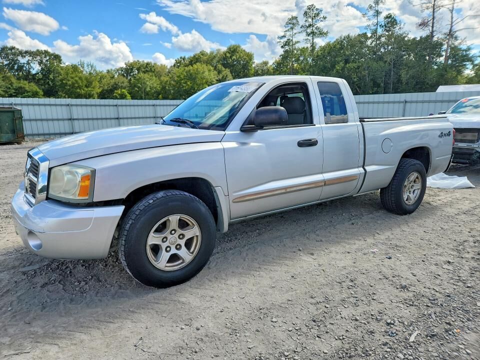 2005 DODGE Dakota