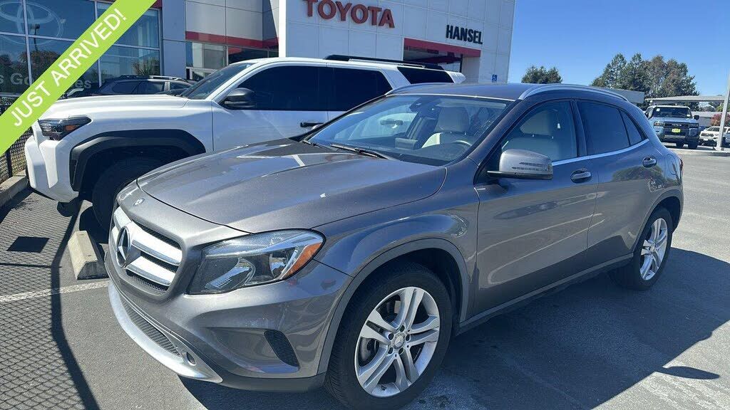 2017 MERCEDES-BENZ GLA-Class