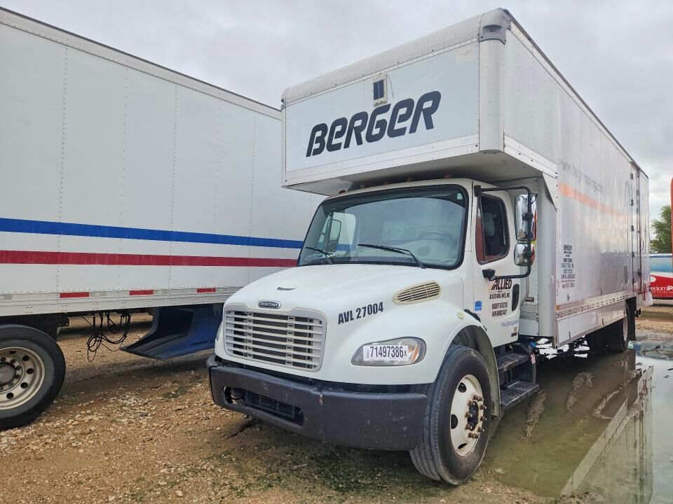 2011 FREIGHTLINER M2