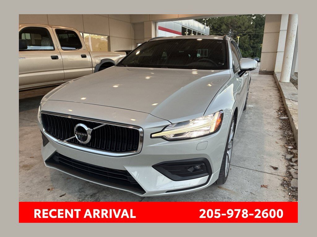 2020 VOLVO V60