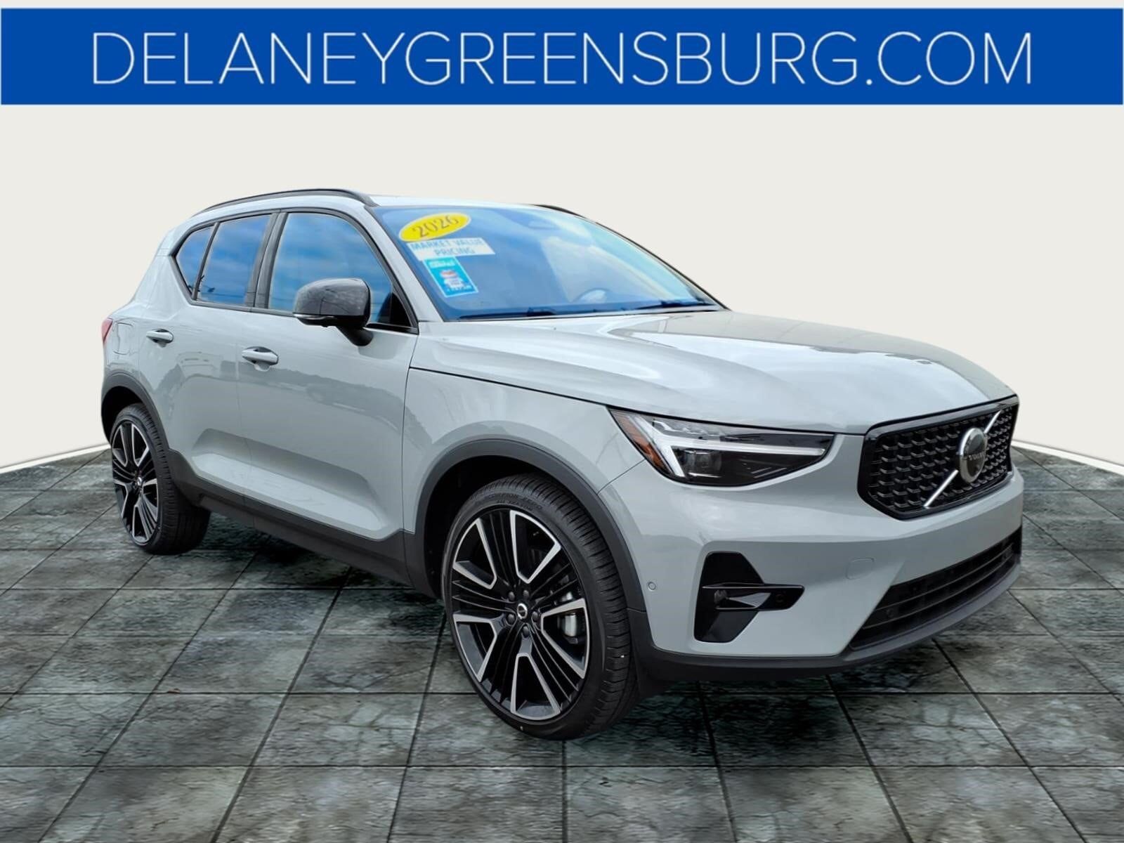 2026 VOLVO XC40