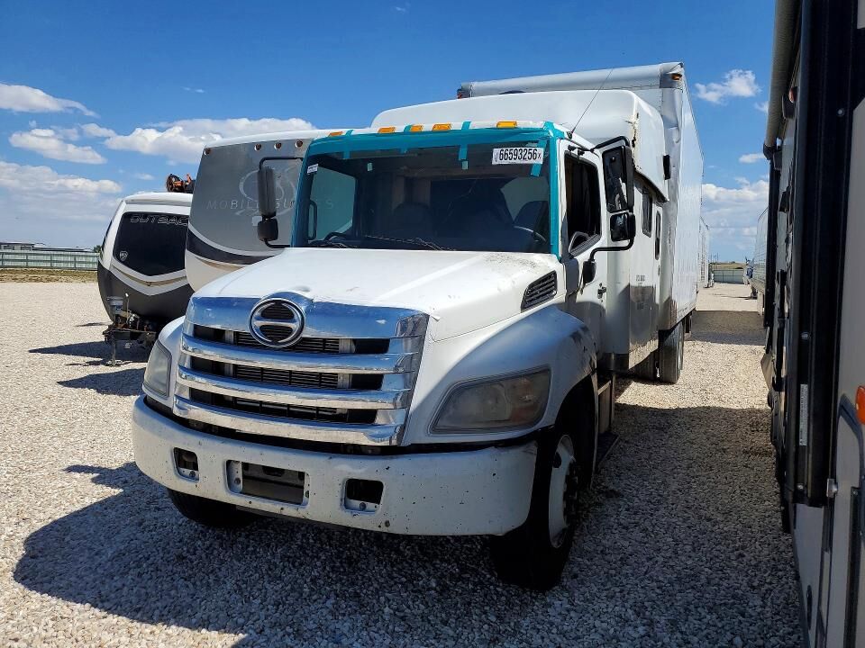 2018 HINO Conventional Type Truck