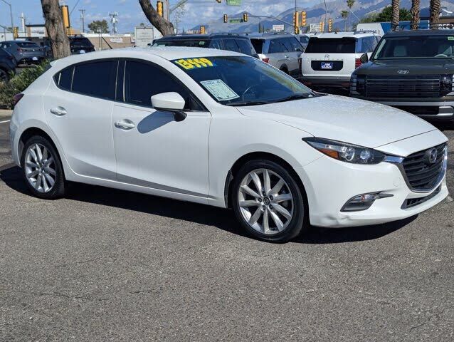 2017 MAZDA Mazda3