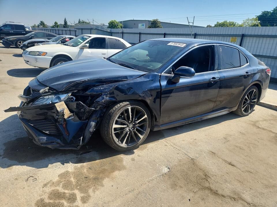 2018 TOYOTA Camry
