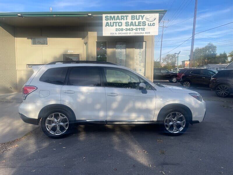 2017 SUBARU Forester