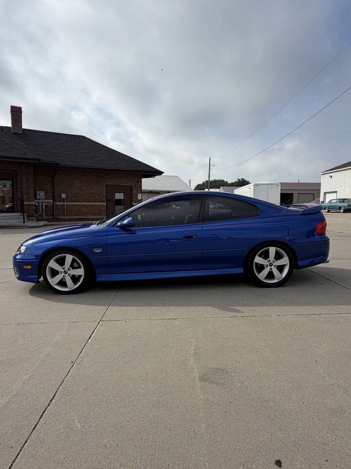 2005 PONTIAC GTO