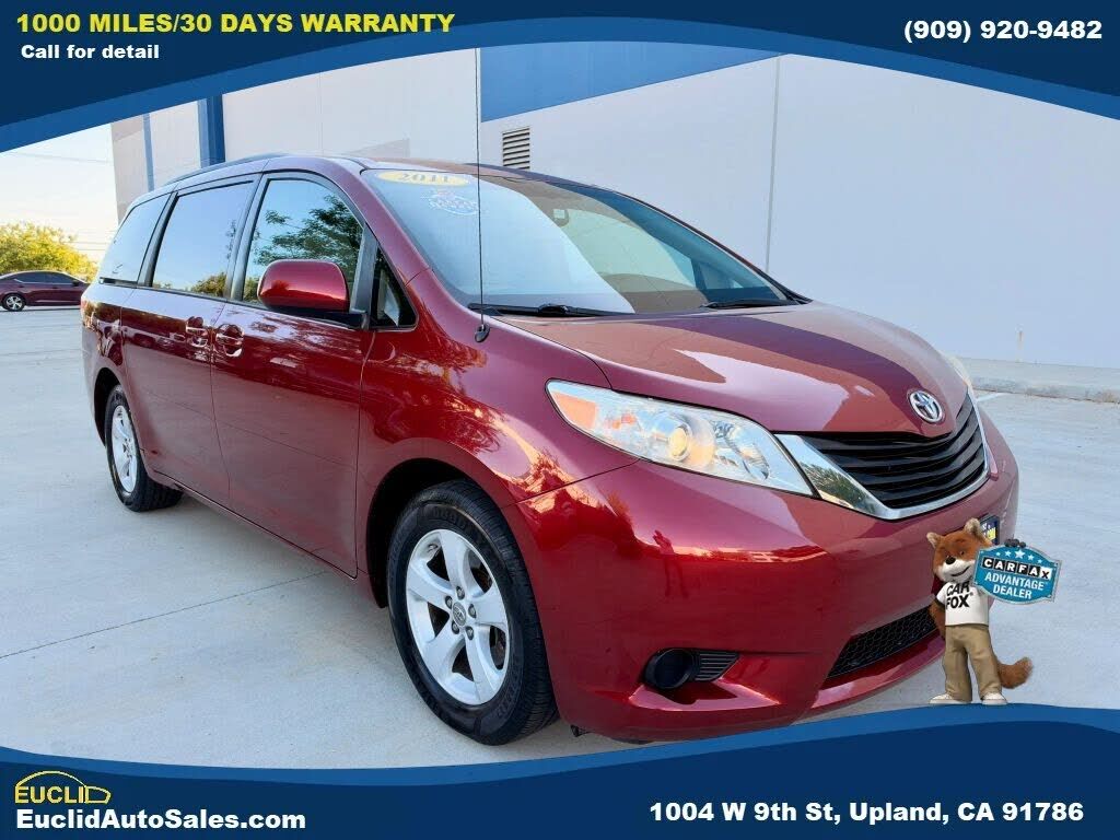 2011 TOYOTA Sienna