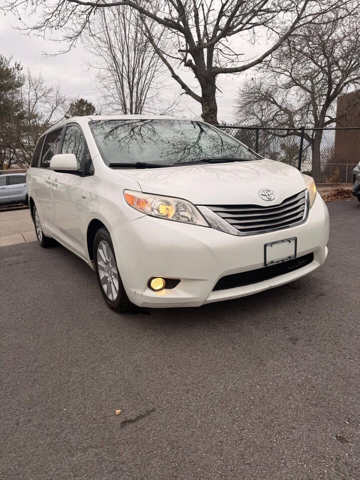 2016 TOYOTA Sienna