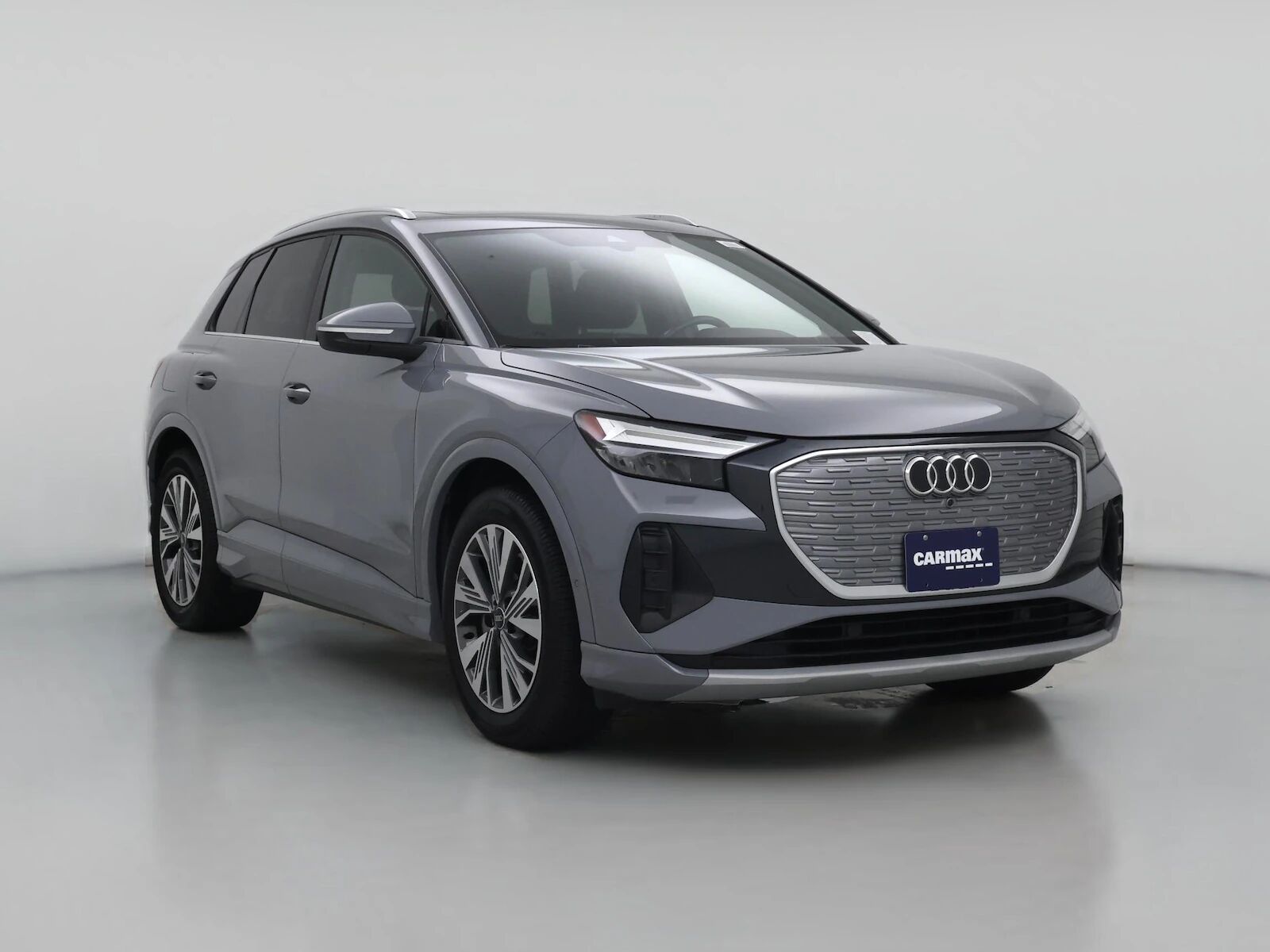 2023 AUDI Q4