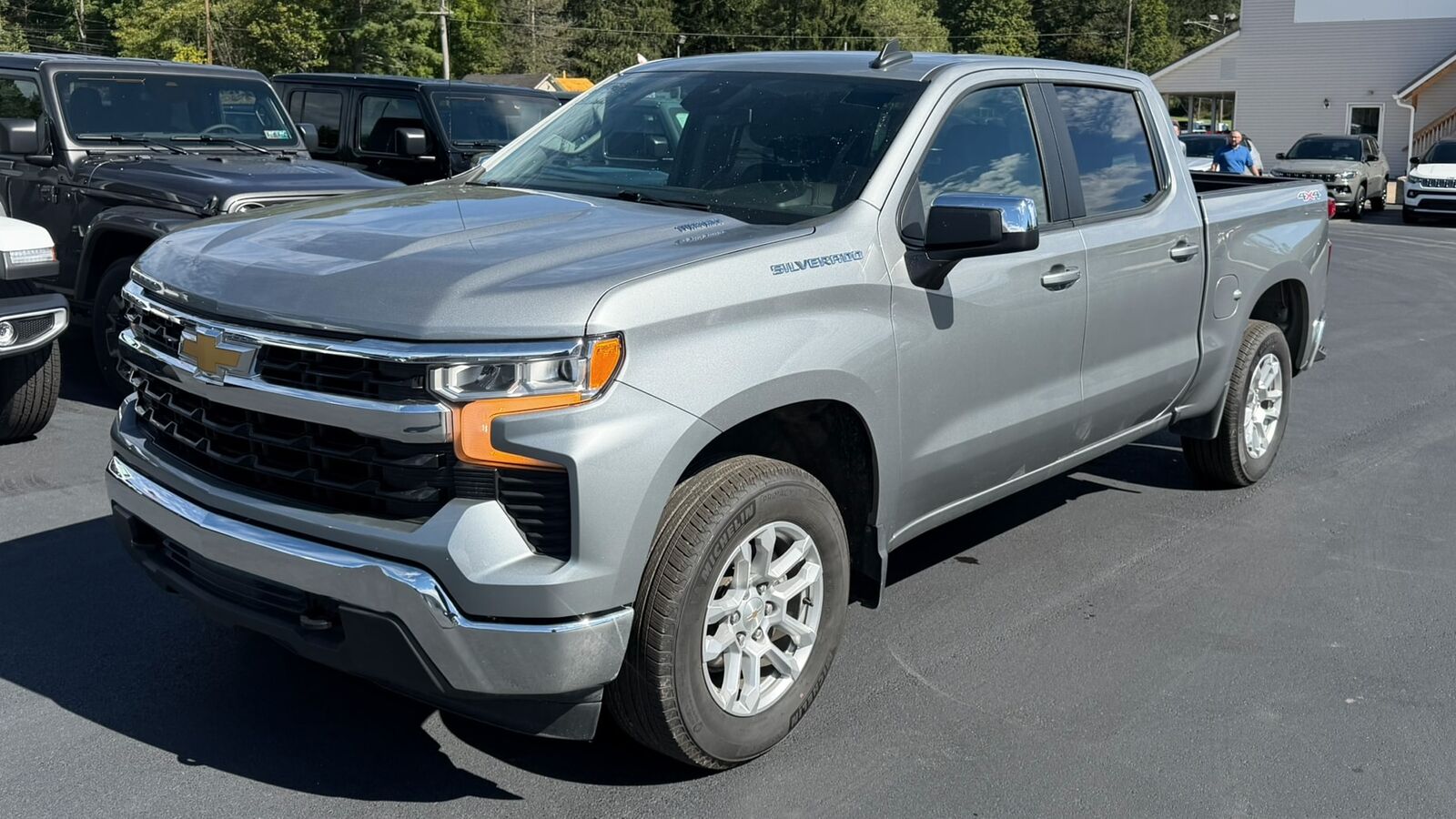 2025 CHEVROLET Silverado