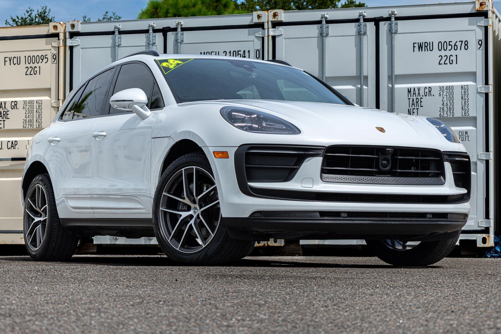 2024 PORSCHE Macan