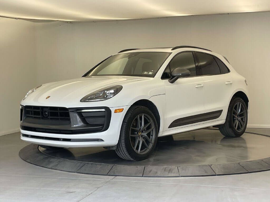 2025 PORSCHE Macan