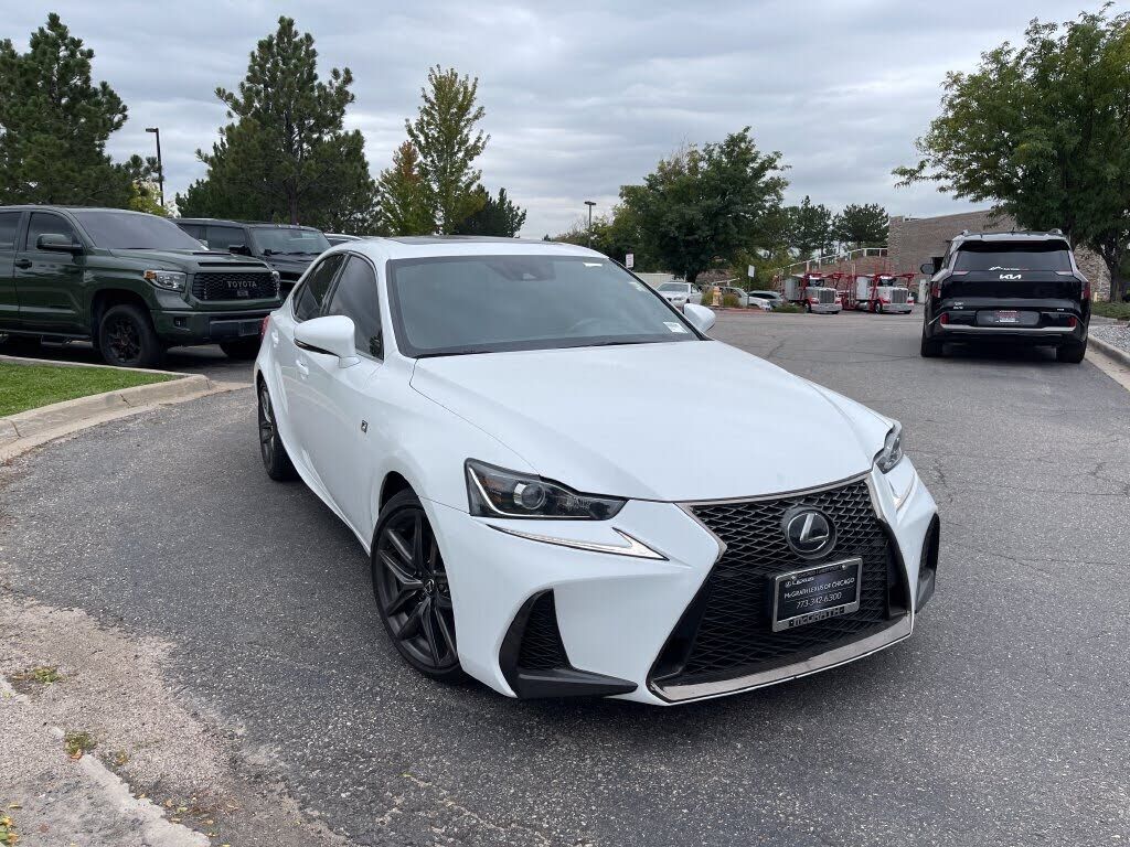 2019 LEXUS IS