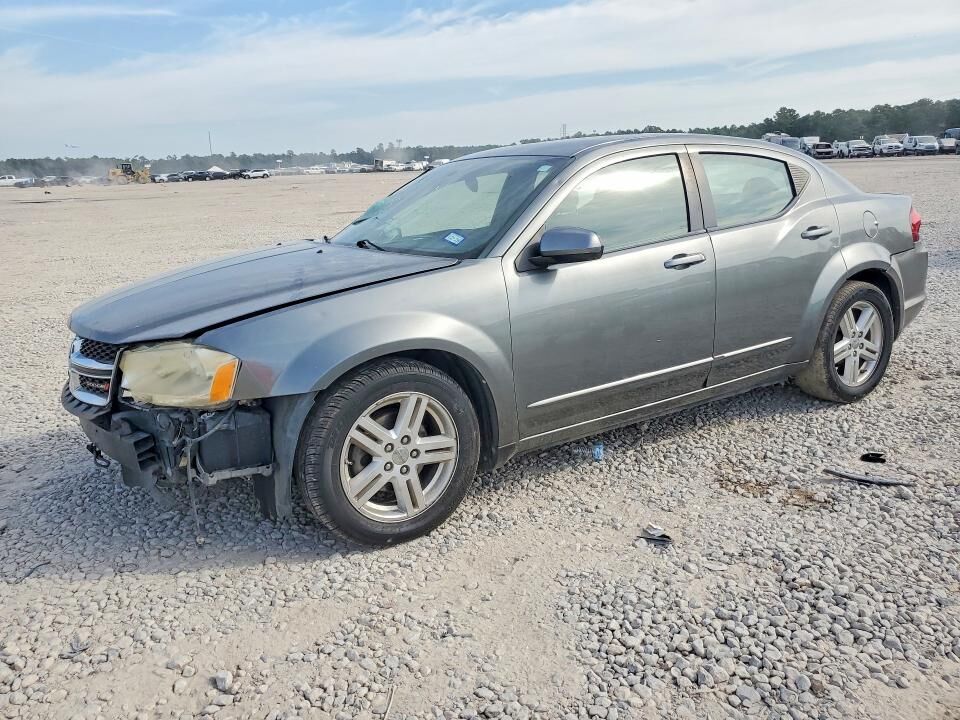 2013 DODGE Avenger