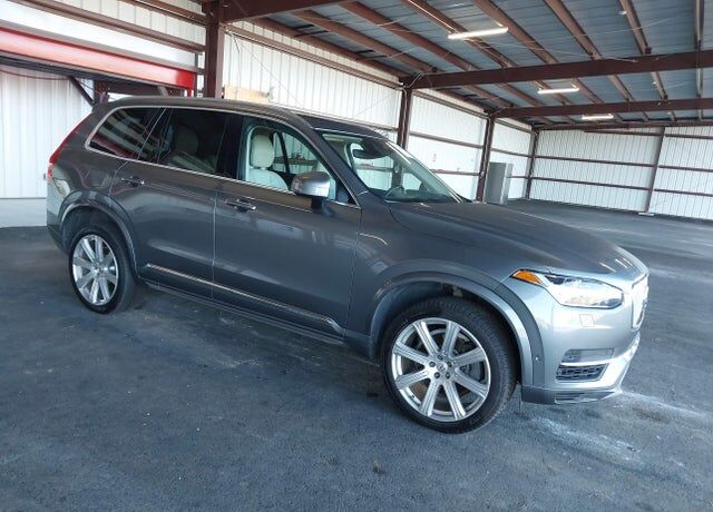 2017 VOLVO XC90