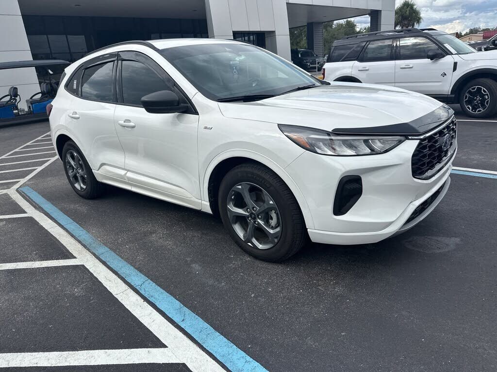 2024 FORD Escape