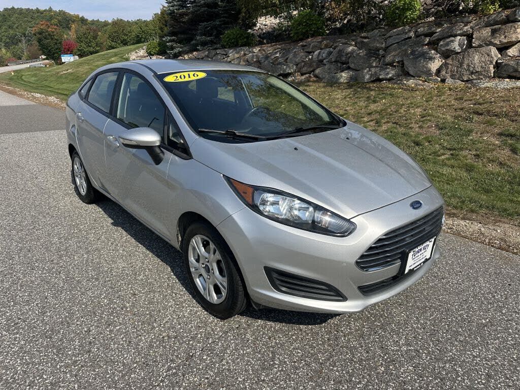 2016 FORD Fiesta