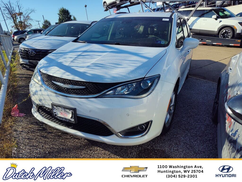 2017 CHRYSLER Pacifica