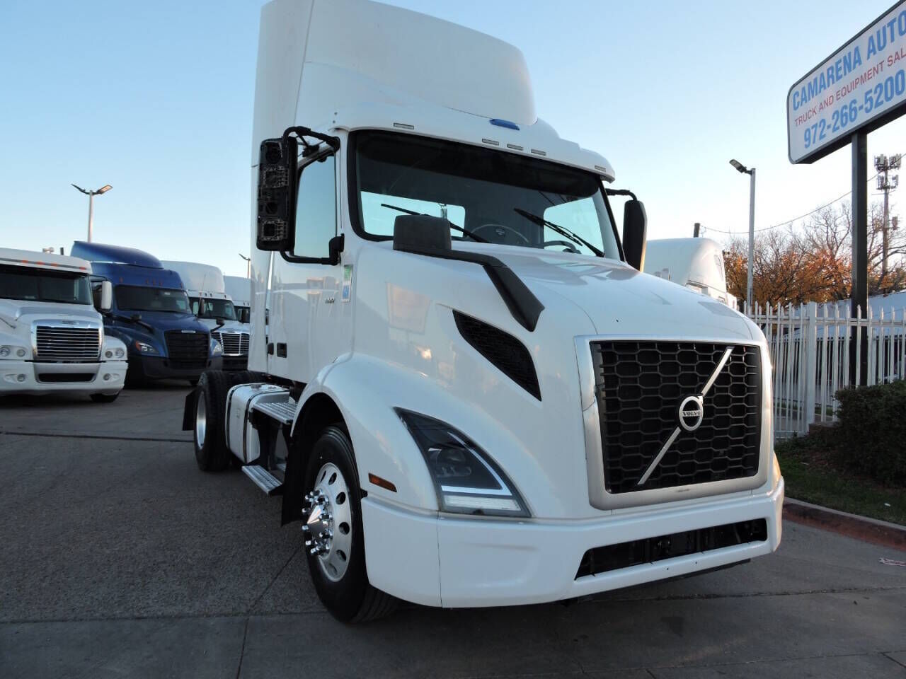 2020 VOLVO TRUCK VNR