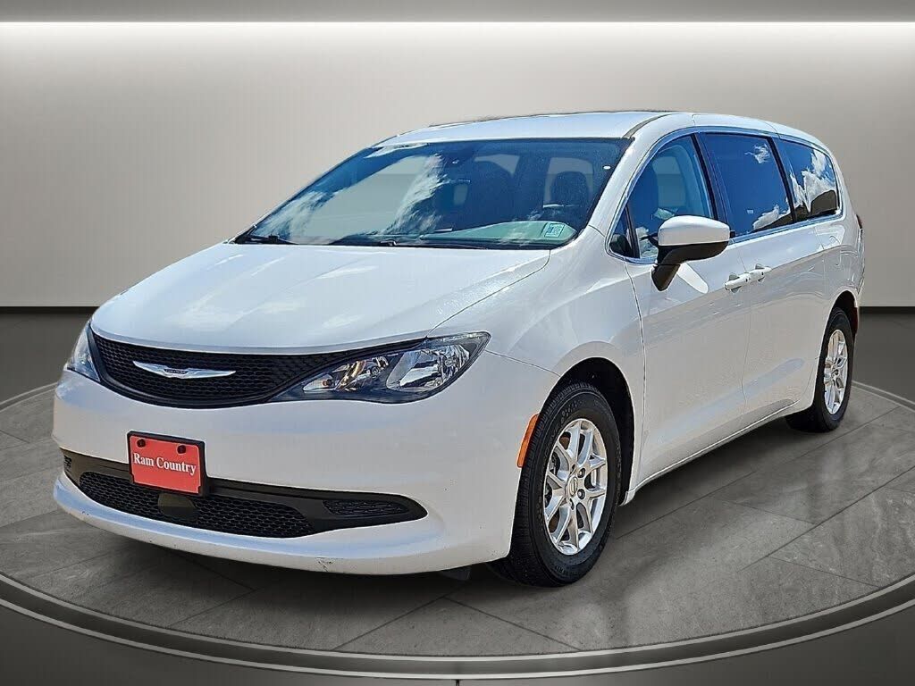 2023 CHRYSLER Voyager