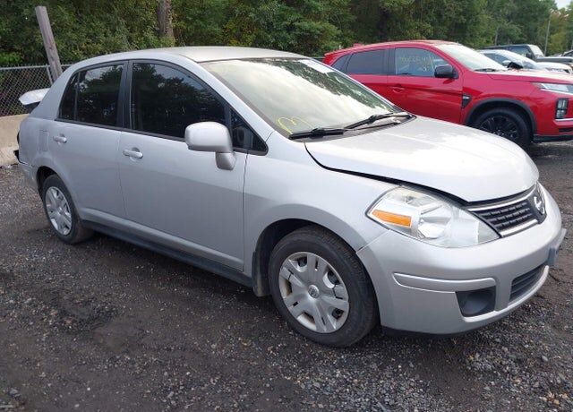 2011 NISSAN Versa