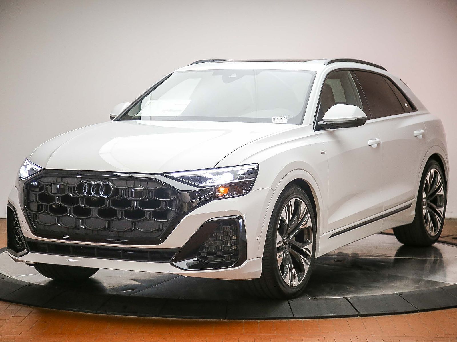 2026 AUDI Q8