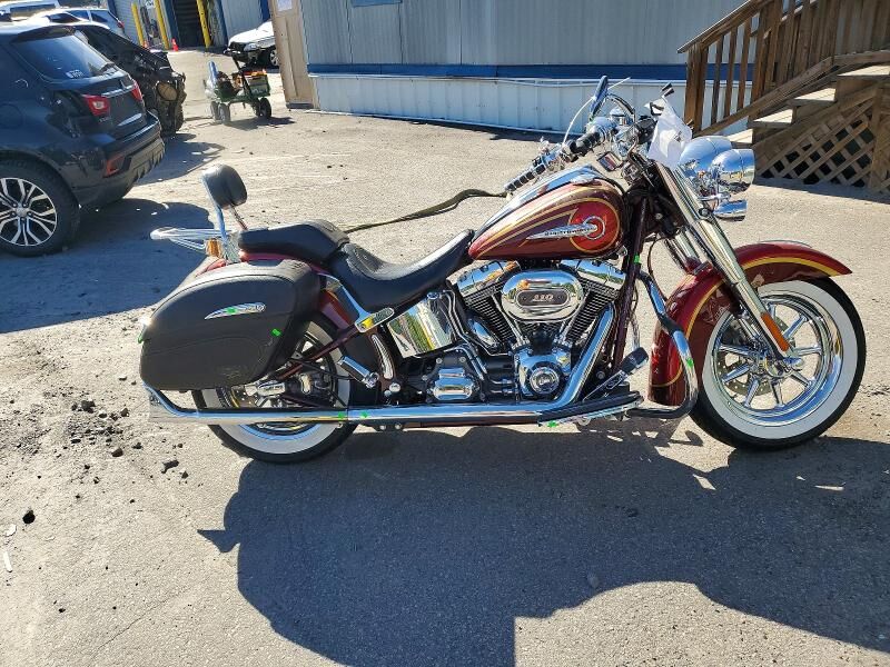 2014 HARLEY DAVIDSON CVO Softail Deluxe