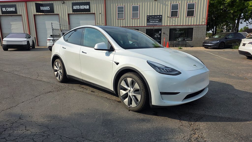 2021 TESLA Model Y
