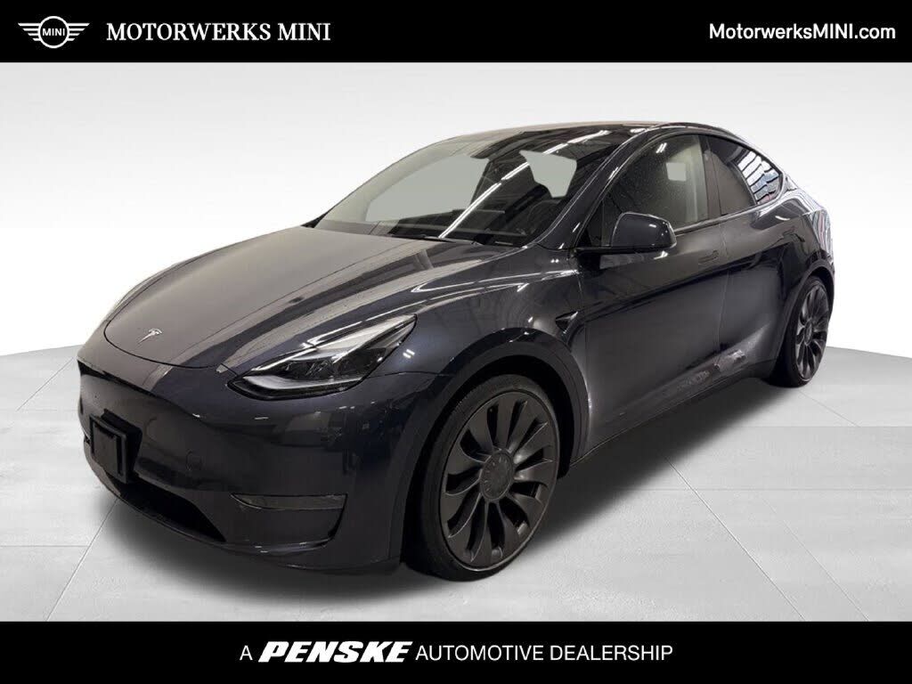 2024 TESLA Model Y