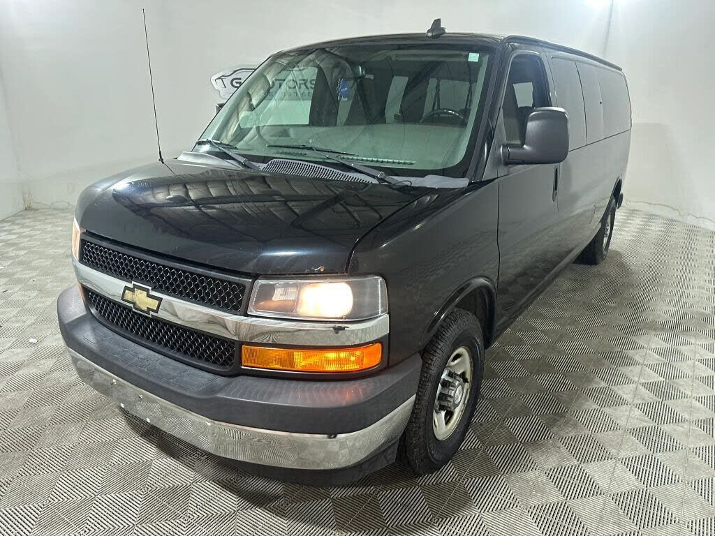 2017 CHEVROLET Express