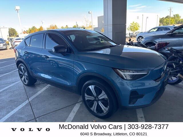 2023 VOLVO C40