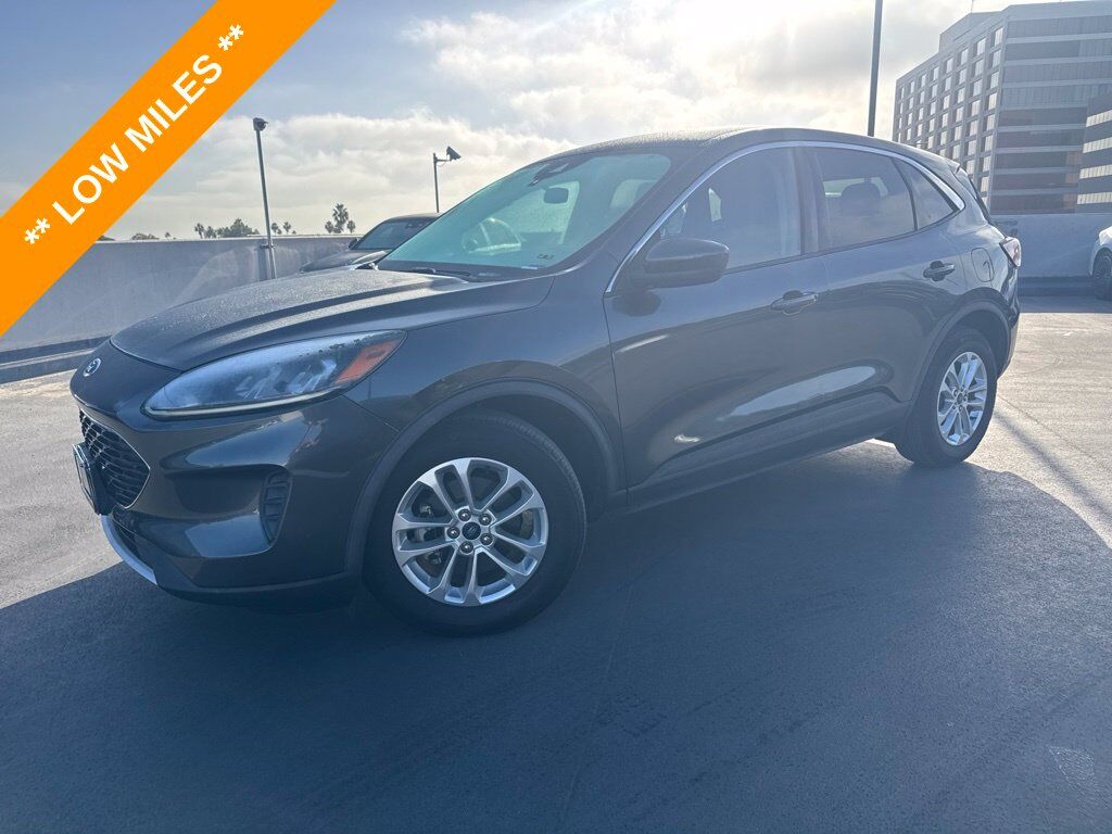 2020 FORD Escape
