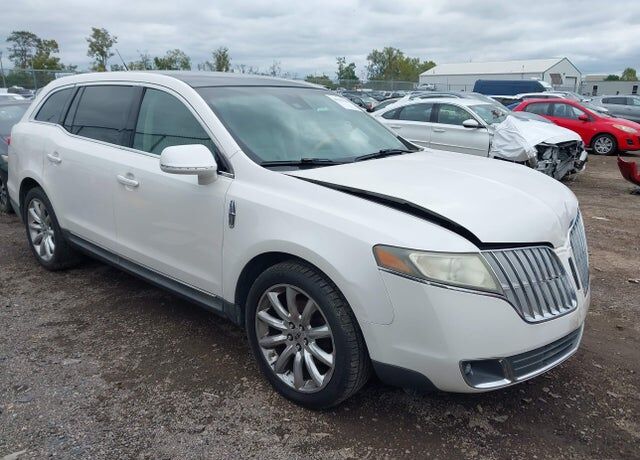 2011 LINCOLN MKT