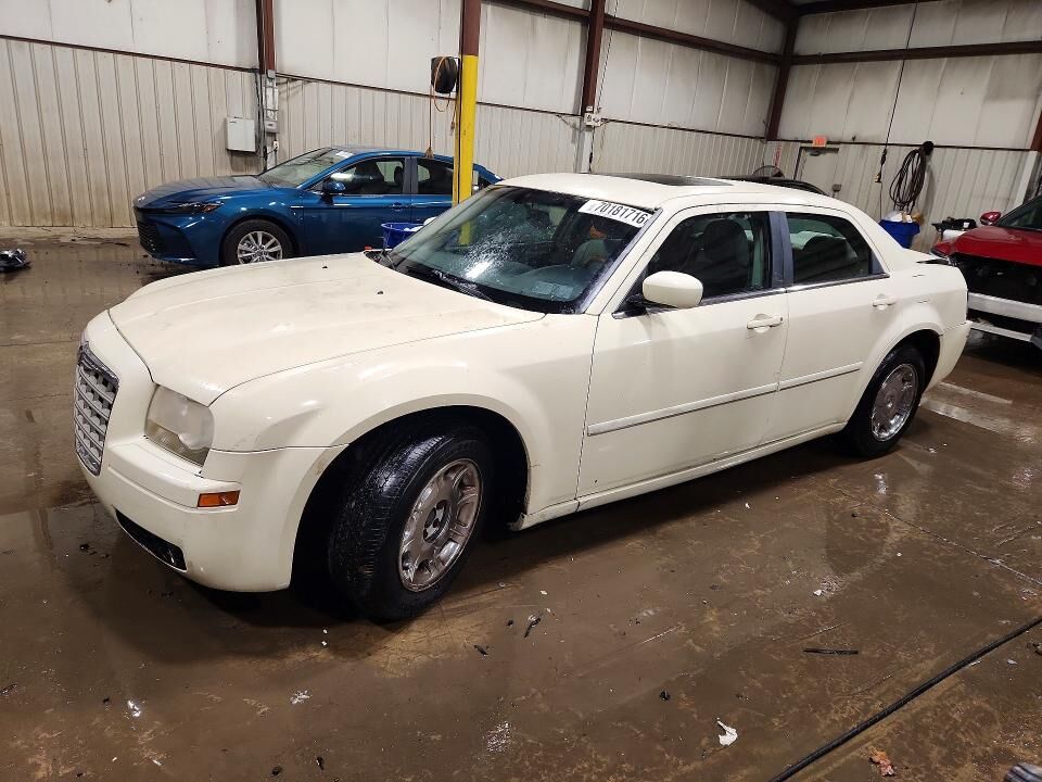 2005 CHRYSLER 300