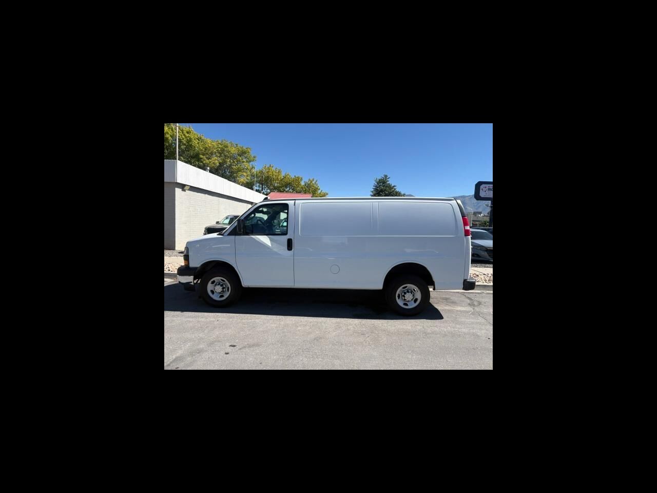2023 CHEVROLET Express
