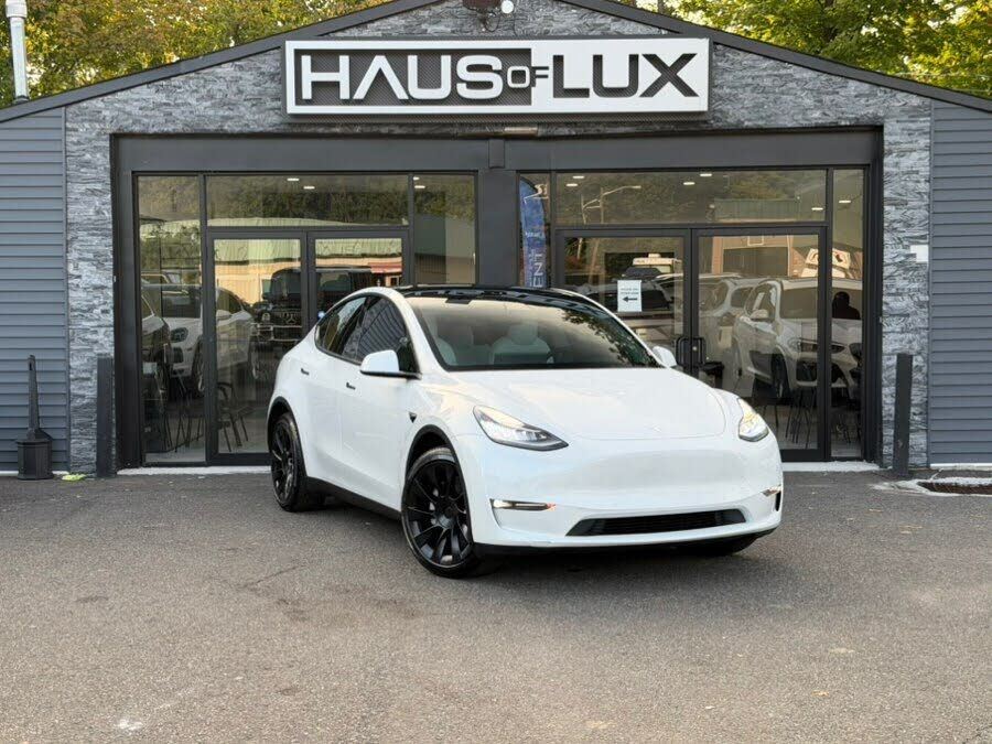 2021 TESLA Model Y