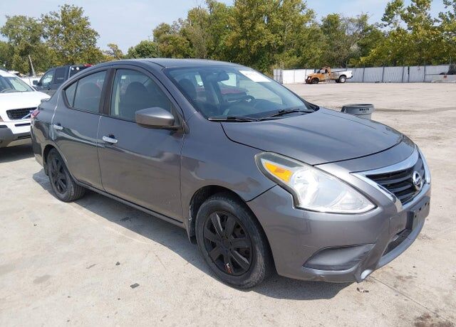 2016 NISSAN Versa