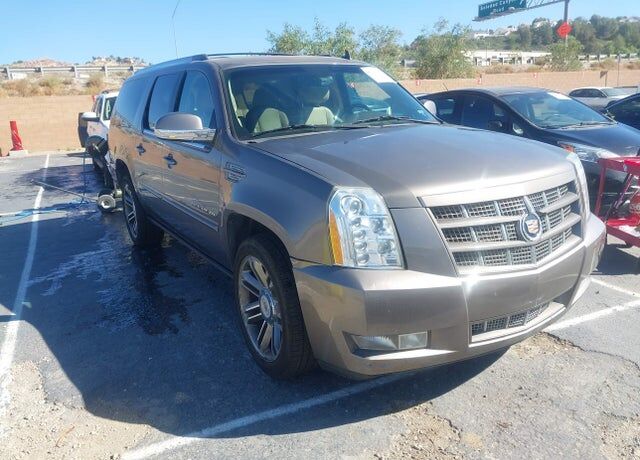 2013 CADILLAC Escalade