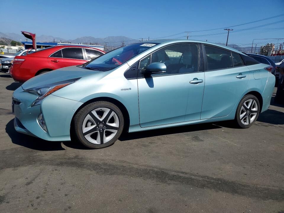 2016 TOYOTA PRIUS
