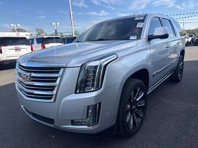 2017 CADILLAC Escalade