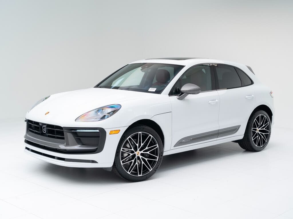 2026 PORSCHE Macan