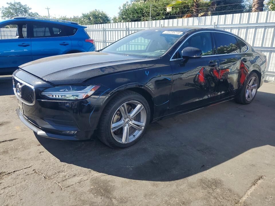 2019 VOLVO S90