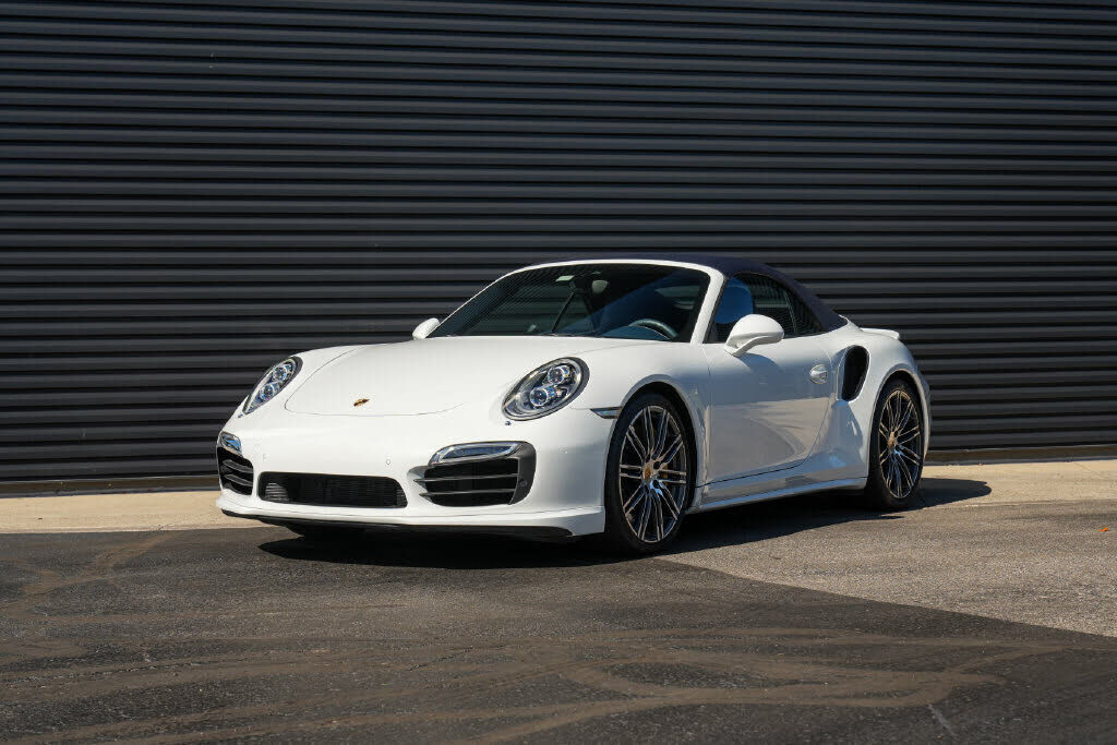 2015 PORSCHE 911