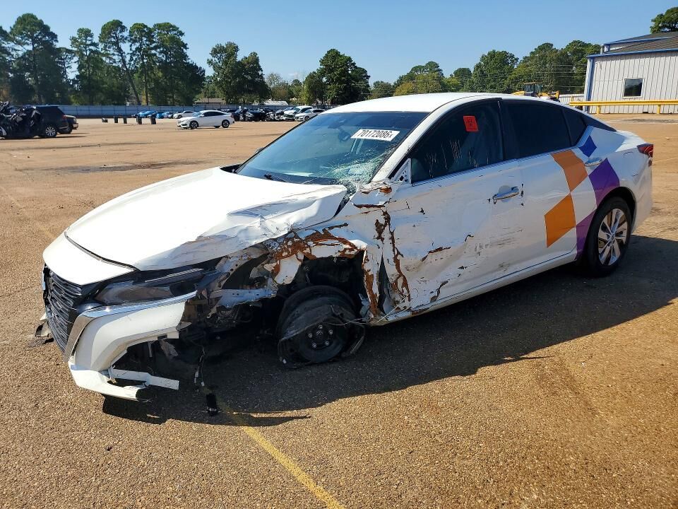2024 NISSAN Altima
