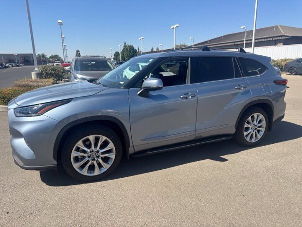 2023 TOYOTA Highlander