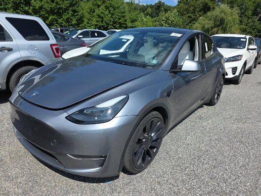 2024 TESLA Model Y
