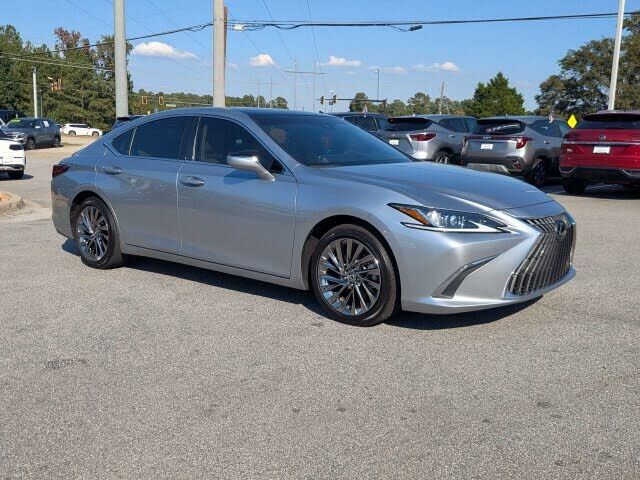2024 LEXUS ES