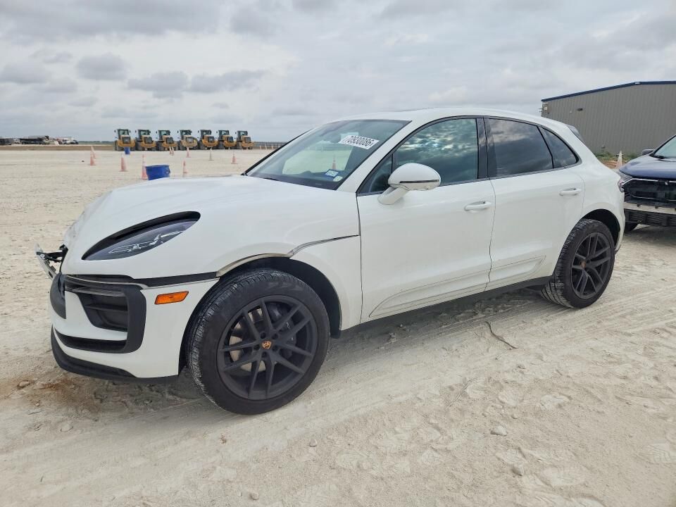 2022 PORSCHE Macan