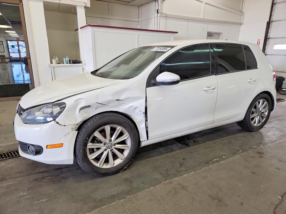 2013 VOLKSWAGEN Golf